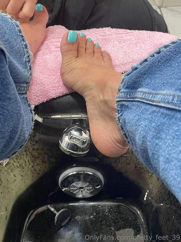 New mani and pedi for my holiday ☀️