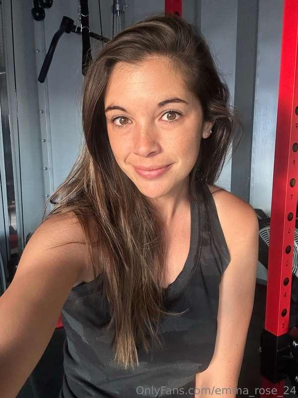This is what 5:30am 6 days a week looks like. No makeup, a l..