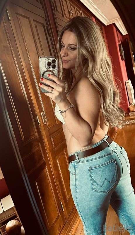 Hows your day going? 
Swipe 👉🏼👉🏼
