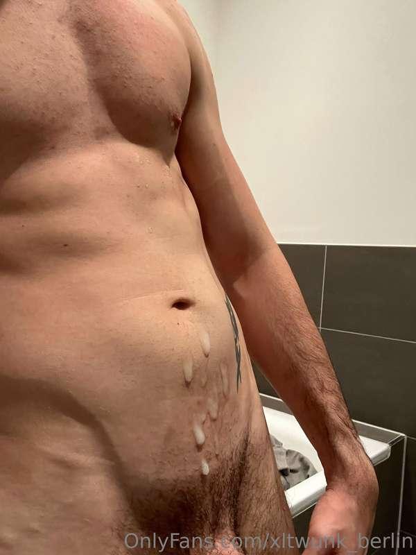 Come and clean this mess for me 💦👅
