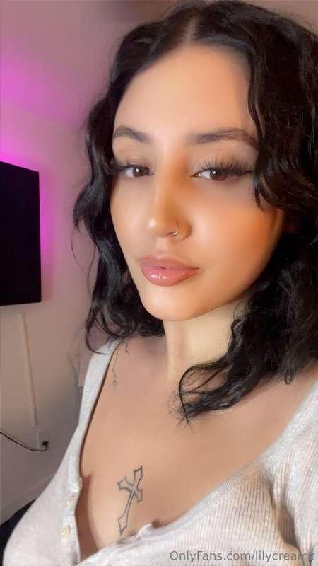 Been daydreaming all day about you bending me over🍑