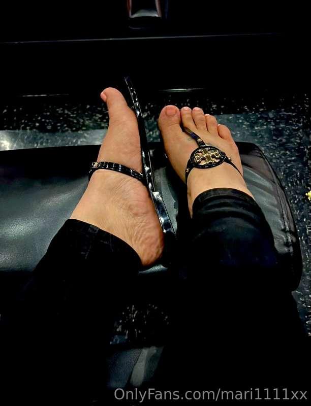 Cum to the movies with me 🖤