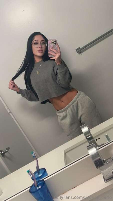 Let’s talk nasty daddy . How hard can you get that  🍆  for m..