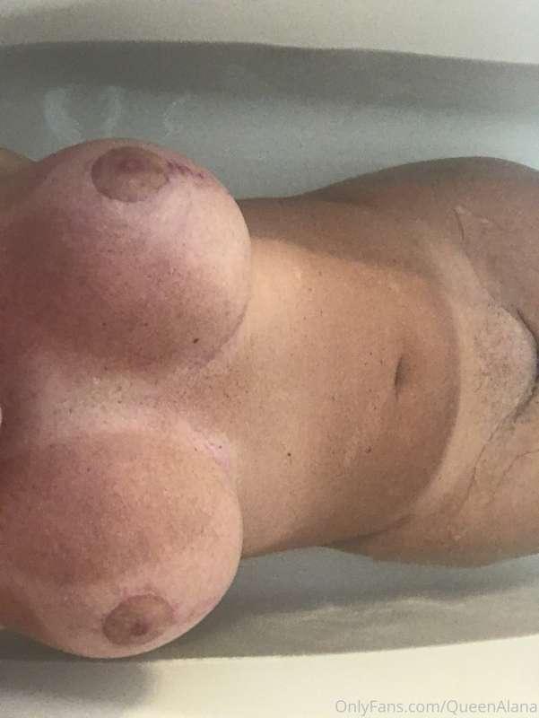 Tan lines!