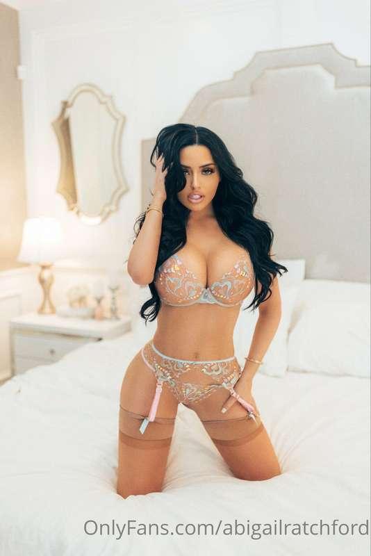 tell me your fantasies babe ✨