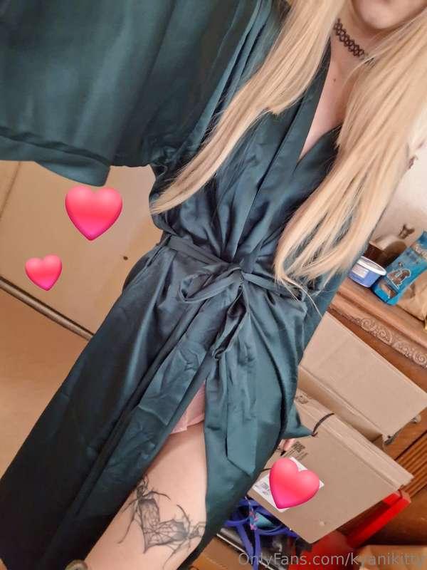 Do you like blondes, brunettes, or redhea?
