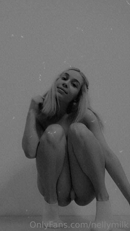 I would like to know what kind of dreams you have🌃🌙 Are they..
