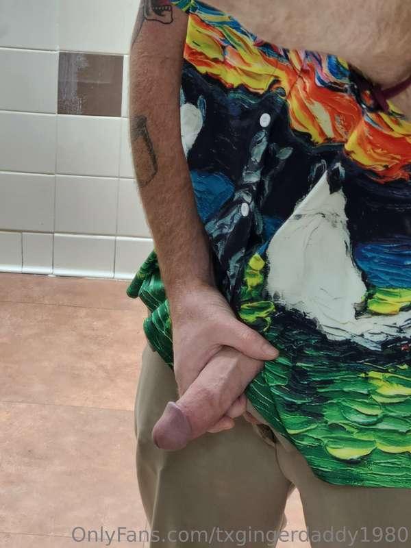 Dick pic from the Trader Joe's bathroom 😁