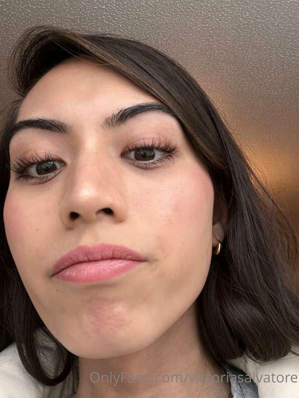 happy 2022 bitches ❤️ i hope this year will be better for us..