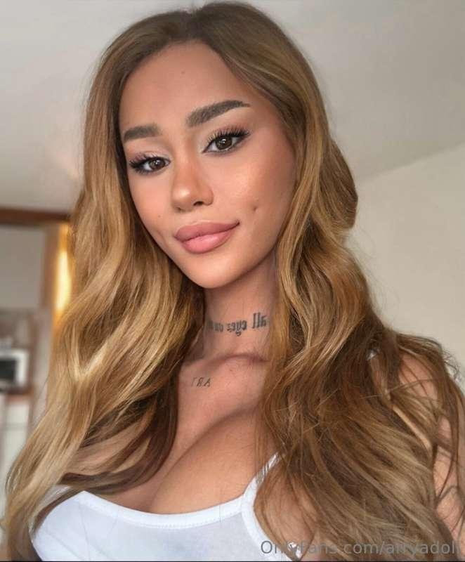 Do you like me in blonde baby ? Or do you like more  red ? 🙈..
