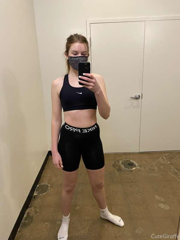 Some selfie’s I took after my workout this morning :3