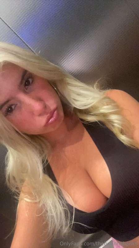Happy Saturday!! Text me and tell me what ur up too today!