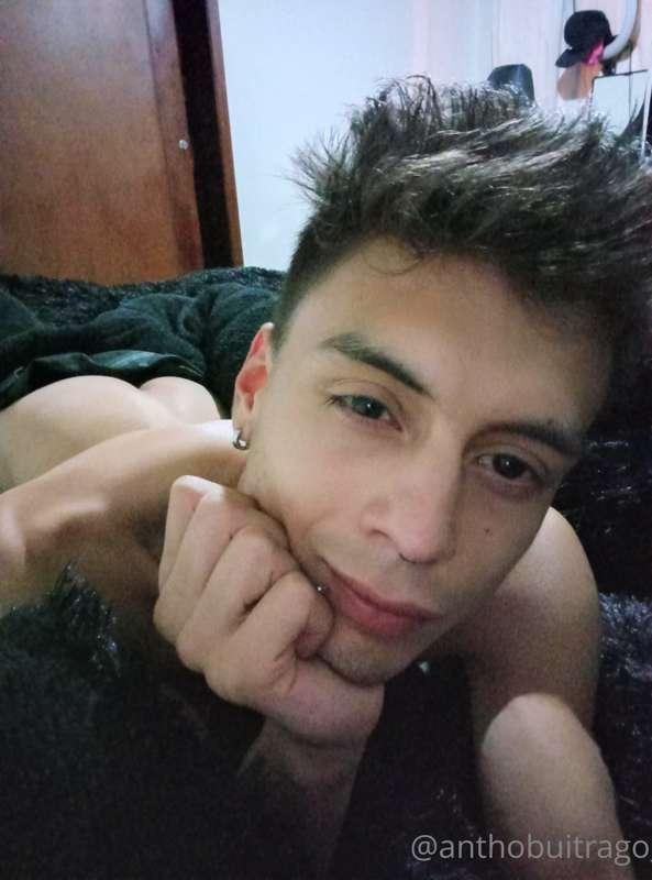 Goodnight boys, I'm a little horny tonight 🔥😈