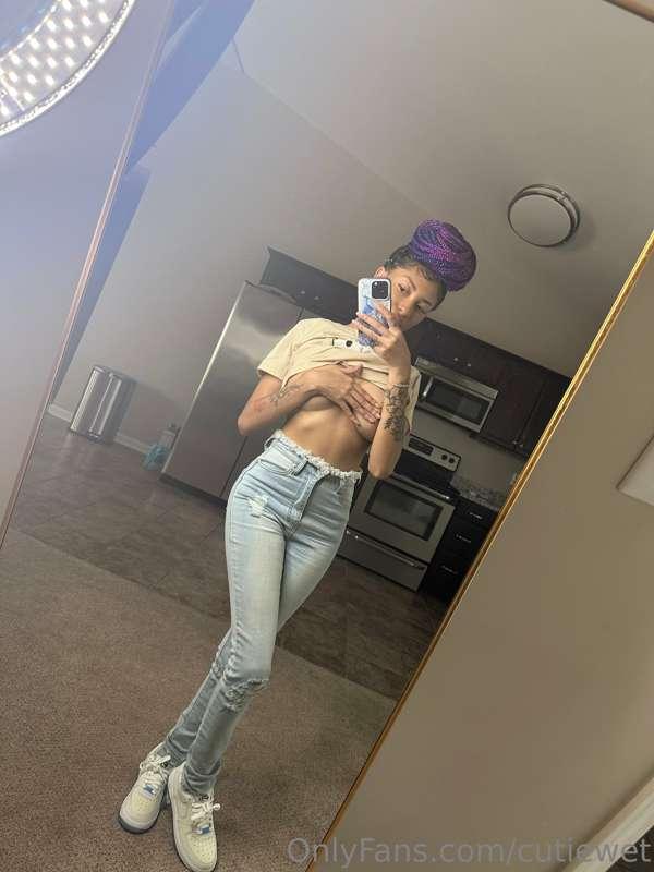 titty out 😏