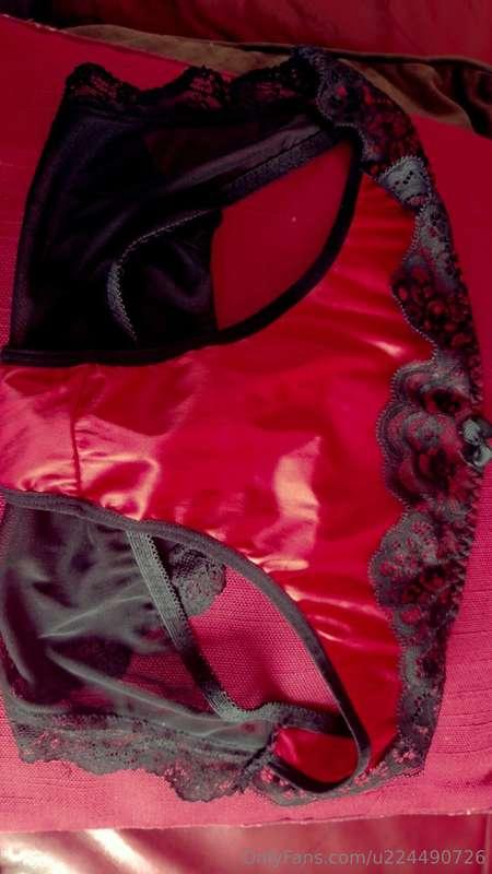 I'm going to wear these knickers tonight, play with my pussy..