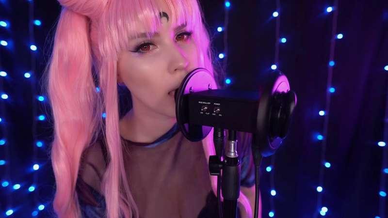 ASMR Black Lady (Sailor Moon) Ear L❣cking 👅