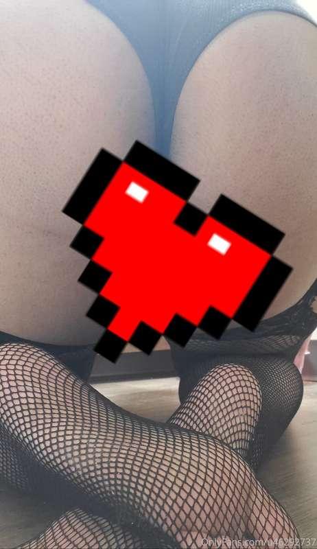 My favorite pair of fishnets💕😘