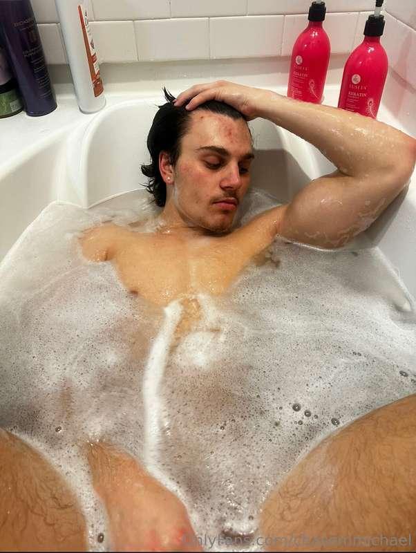 Sexy man bath🌗
