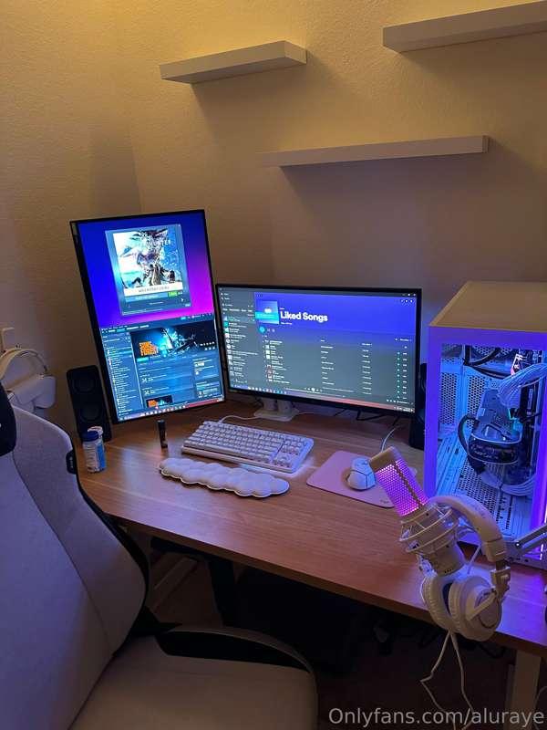 i’m curious if you guys would like if i streamed on twitch??..