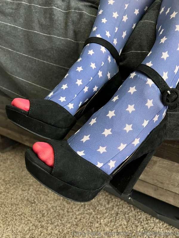 mrs_footjobqueen image #4