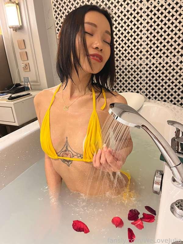 welovejulia image #0