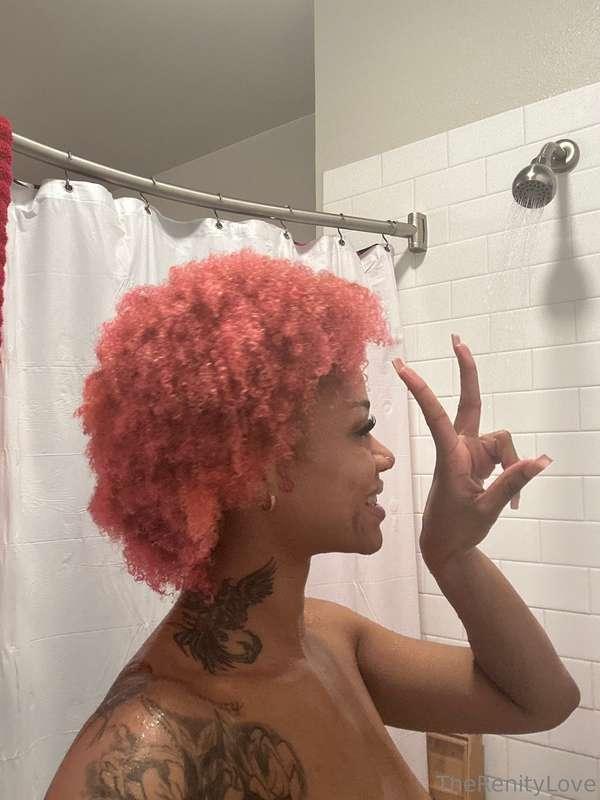 Do you like my hair?? I combed my locs out temporarily 🤭