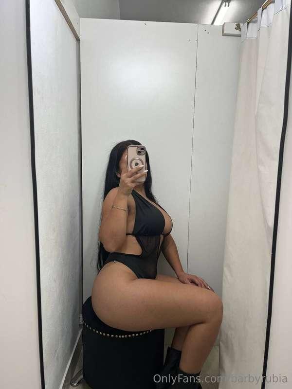 She is my friend ♥️⚡ @lizheart31⚡🫦Subscribe for free to her ..