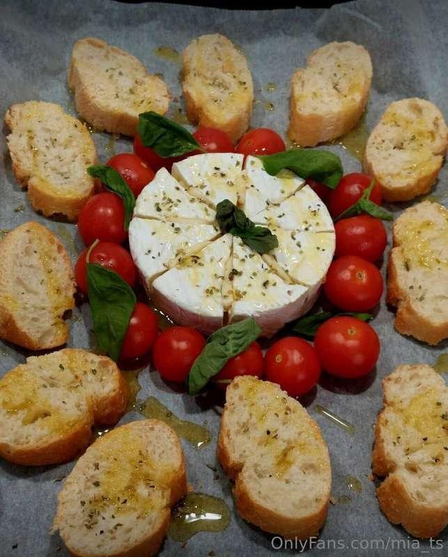 Mmm, I made a delicious one! 🍽️😋  Tender brie cheese, juicy ..