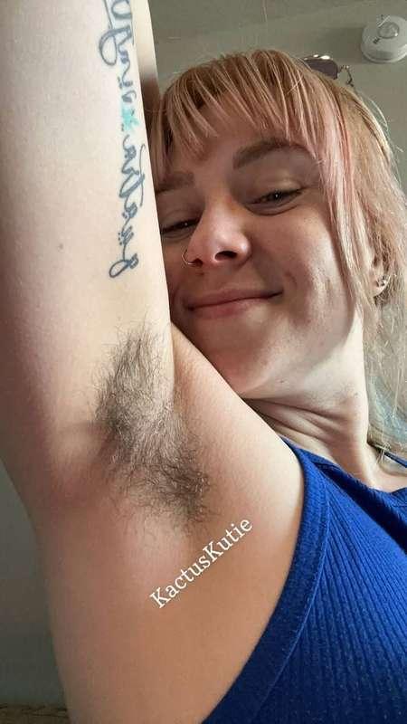 what do you think my hairy armpits smell like?
