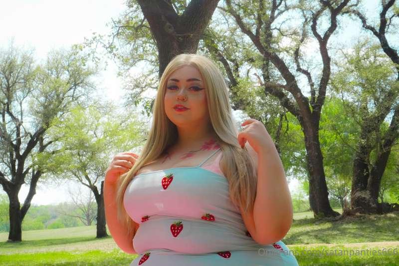 🐰🐣💜💕Happy Easter 🐰🐣💜💕
Hi friends! I've missed you so much :3..