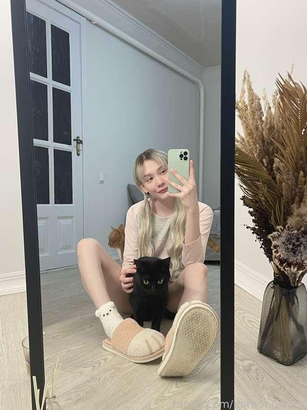 miraonlymira image #1
