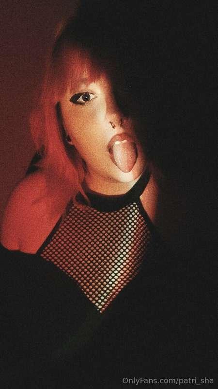👁️👅👁️