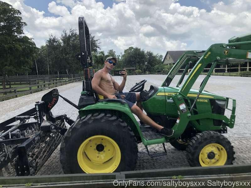 I’ll take ya for a ride on my big green tractor 😜