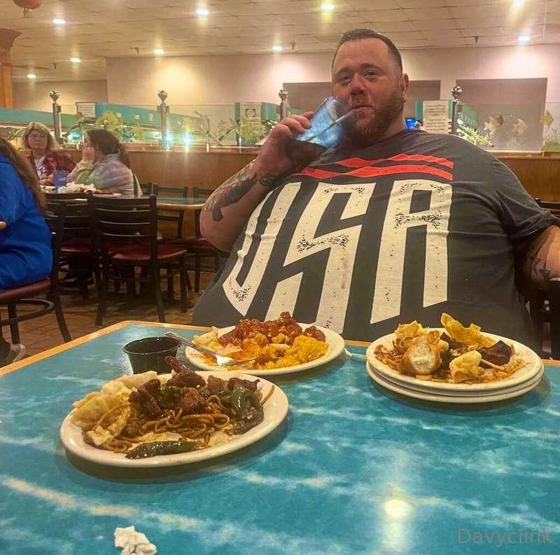 Just fucking up the Chinese buffet nothing to see here