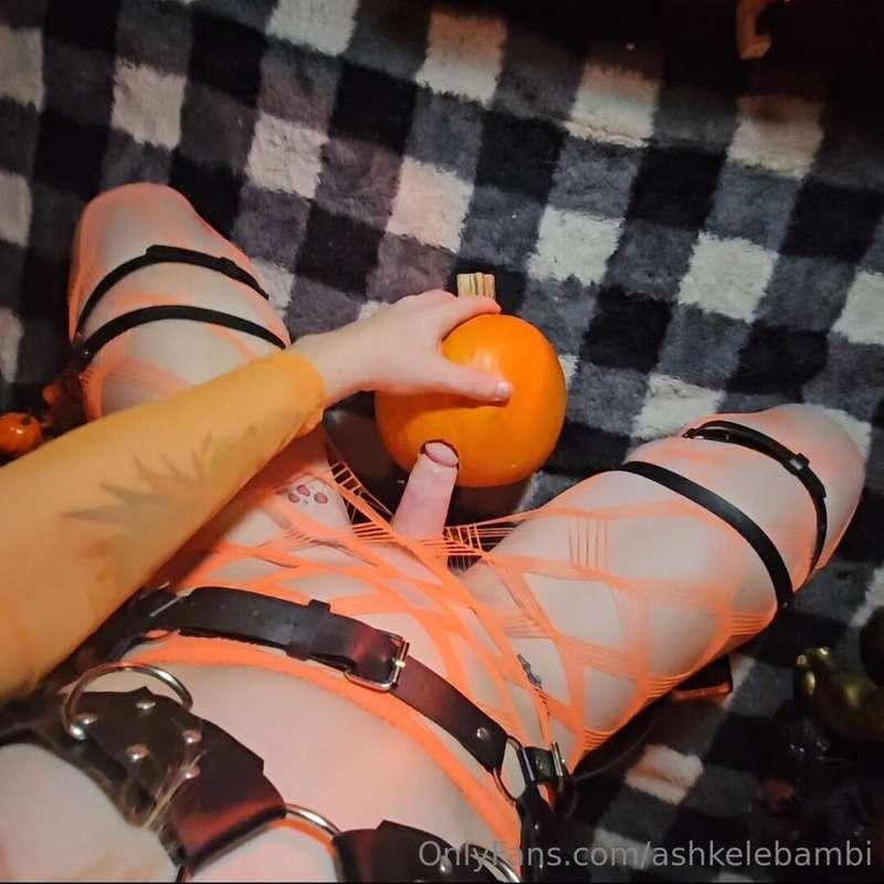 🎃 Getting her All prepped for my BIG GOCK 🧡Think she can han..