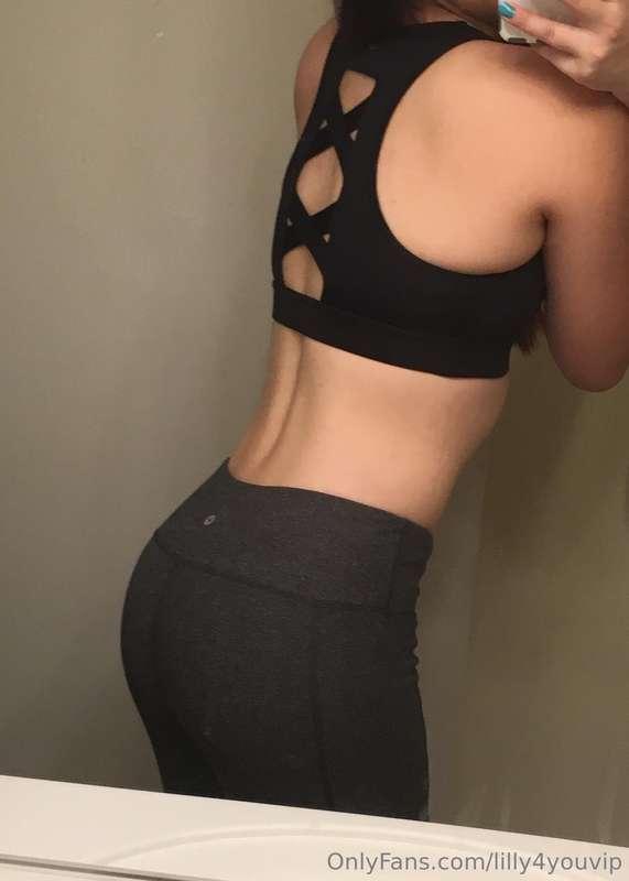 Just showing off before I hit the gym 🤸‍♀️