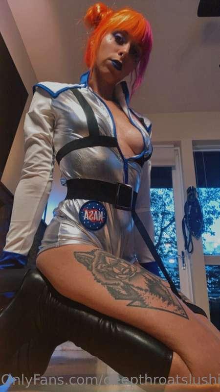 Mila the NASA ASStronaut 🍑😜💦