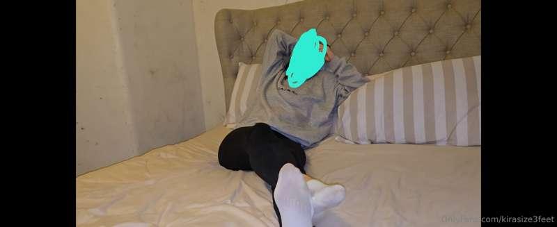 SOCKJOB - DIRTY WHITE ANKLE SOCKS DESTROY HIS COCK (NO BARE ..