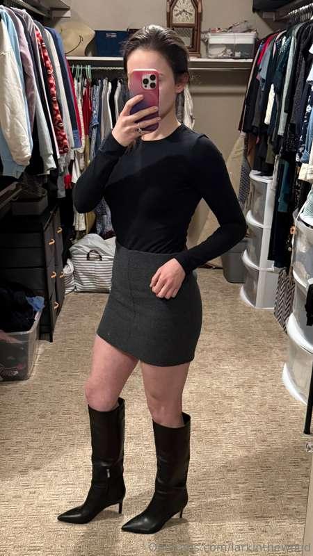 Don't tell me my legs will be cold bc I'm built different 🫦💎