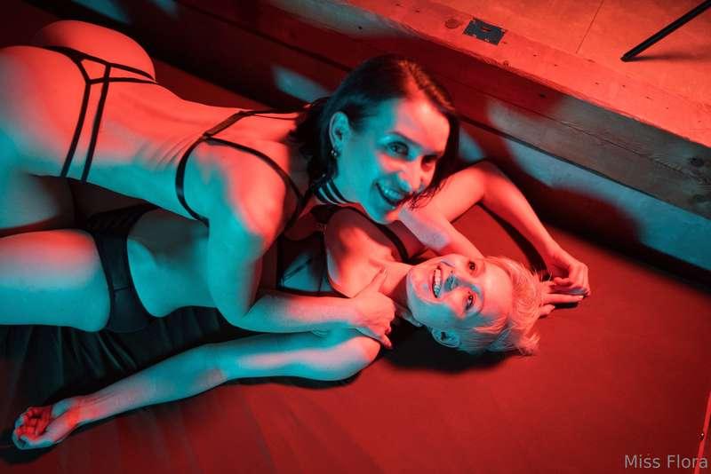 Enjoy one part of this picture set with my sub girl @berling..