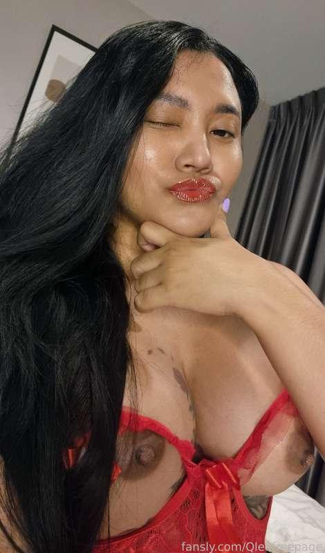 I will let u suck my boobs before bed 😳

👍🏼 Like = OK 😳