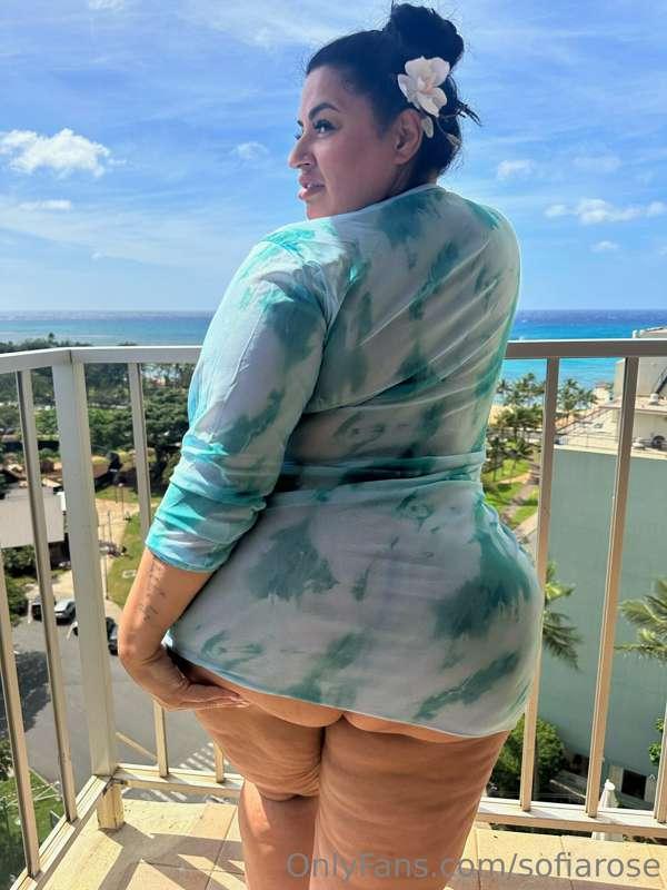 You've seen how stunning my front is, 💋💖 but have you seen t..