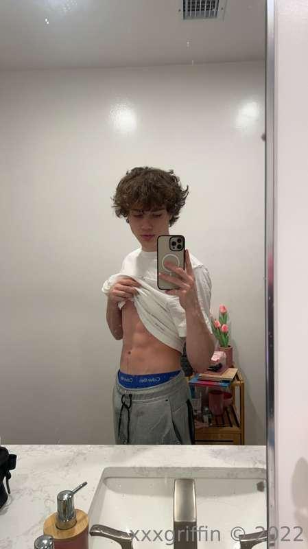 New stripping vid in your messages now ;)