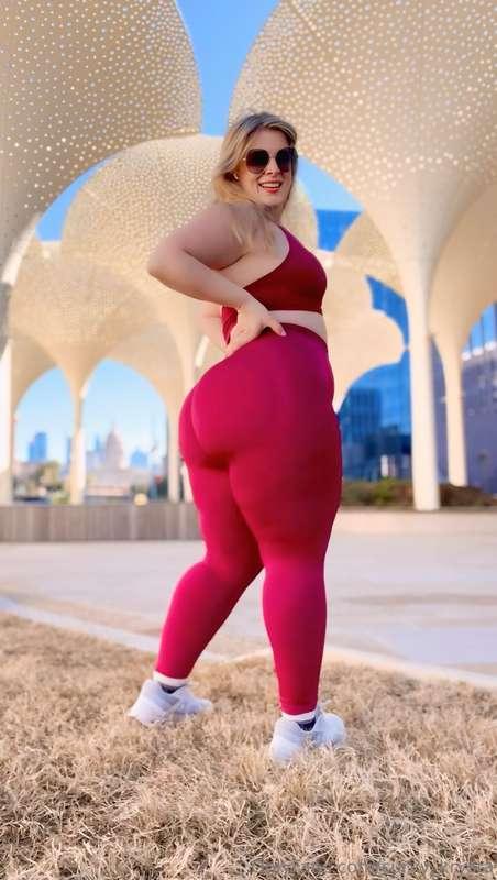 curvy_krysta main image