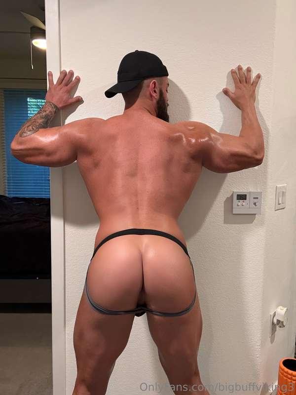 Swipe left to lift my leg up 🦵 