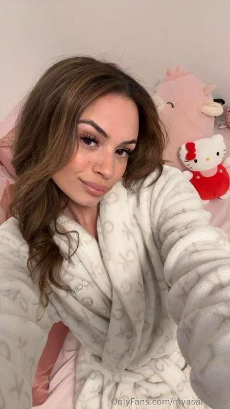 Imagine being mean to me and I’m in bed like this 🎀