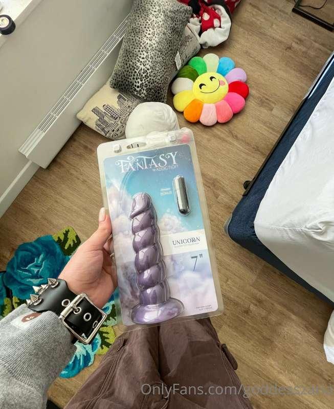 New toy!! Can’t wait to fuck my self with this unicorn cock🤪