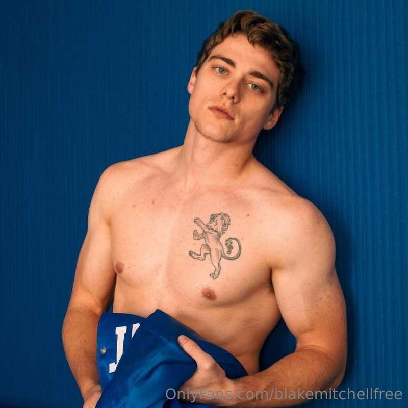 It’s my birthday AND Leo season! ♌🎉You know I had to celebra..