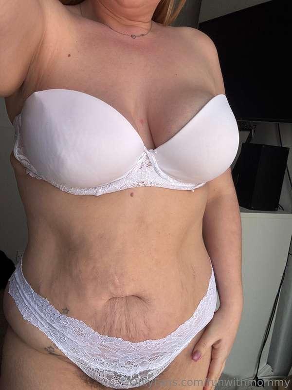 Like a curvy momma?