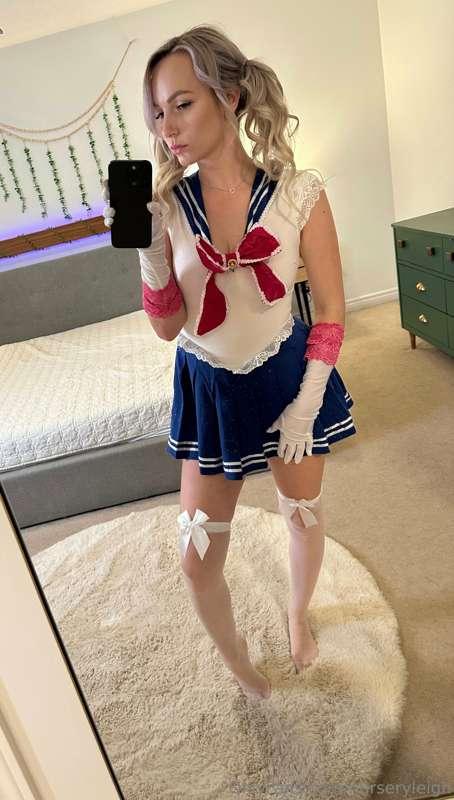 ✨ Will you eat some Halloween candy with me?